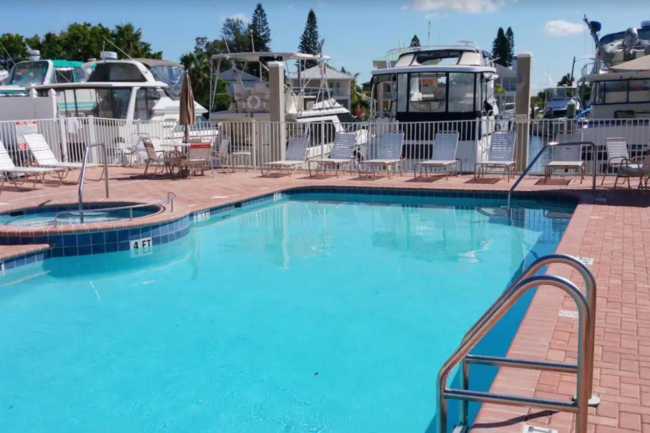 Bay Front Oasis Apartamento St. Pete Beach Exterior foto